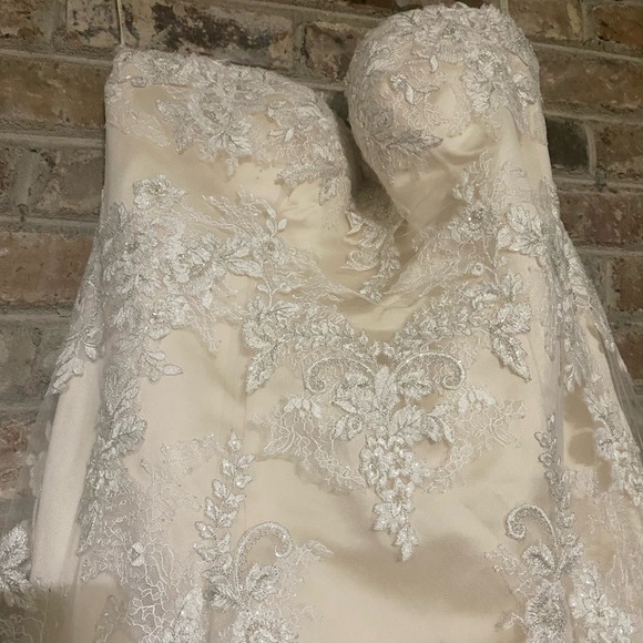 Wedding Dress for sale - Picture 3 of 7